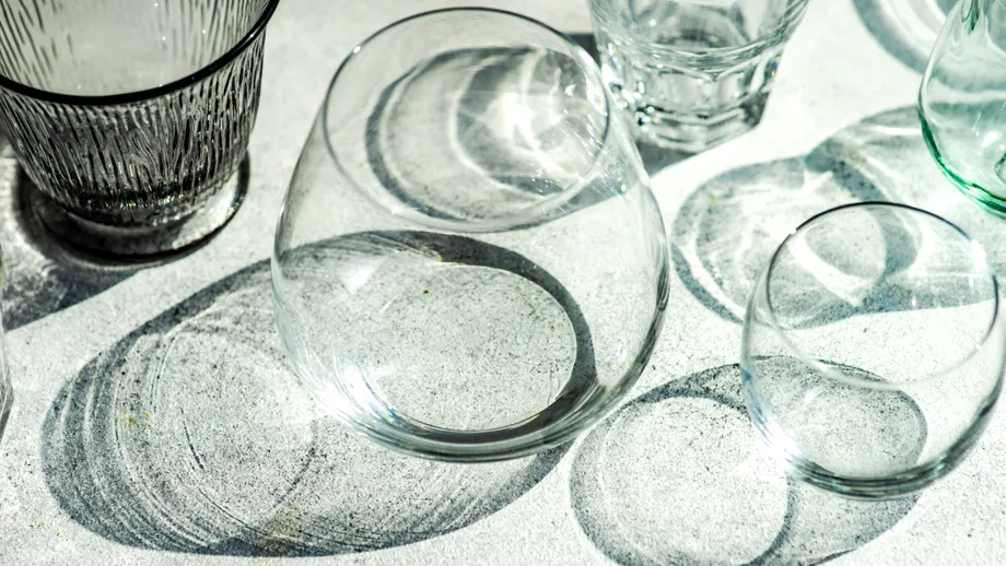 Secretul pentru curățarea paharelor de sticlă. Vor fi curate ca lacrima și strălucitoare!