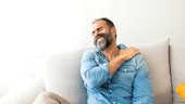 Durerea de umăr poate fi un semn al bursitei. Nu o ignora!