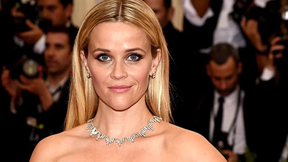 Reese Witherspoon vrea să facă un film despre păpuşa Barbie