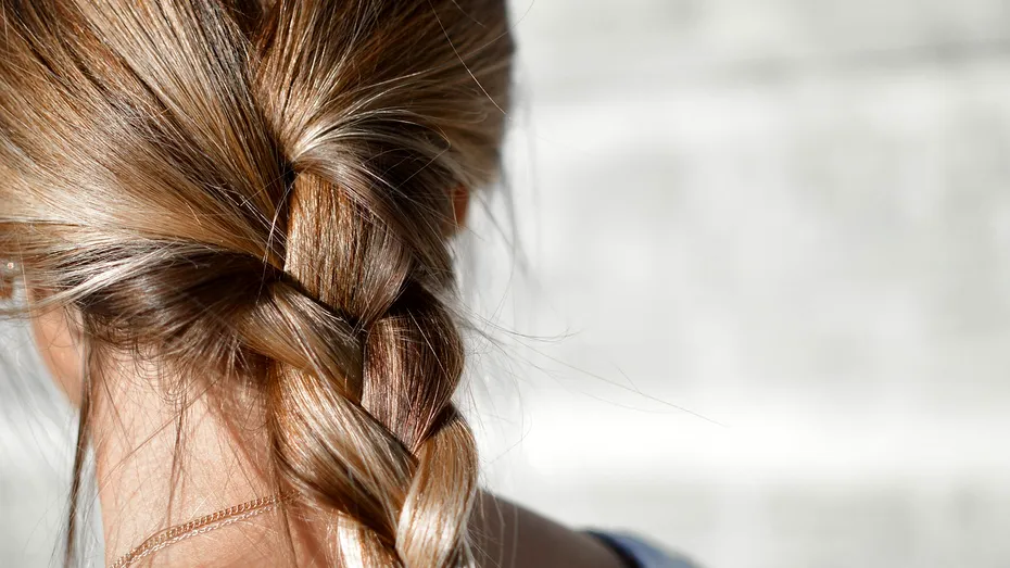 Beneficiile şi efectele adverse ale tratamentului pentru păr cu keratină