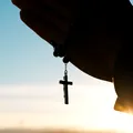 Rugăciunea pentru bunătate în casă, rostită de credincioși în momentele dificile. Cuvintele care aduc pace și înțelegere în familie