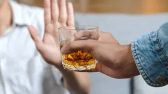 Ce se întâmplă dacă bei mult alcool?