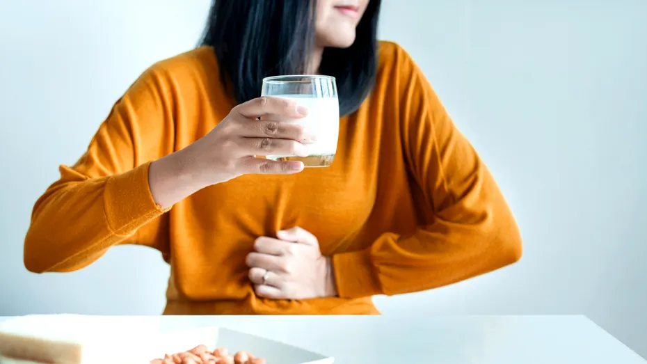Cum îți dai seama că ai intoleranță la lactoză. Semnele pe care nu trebuie să le ignori