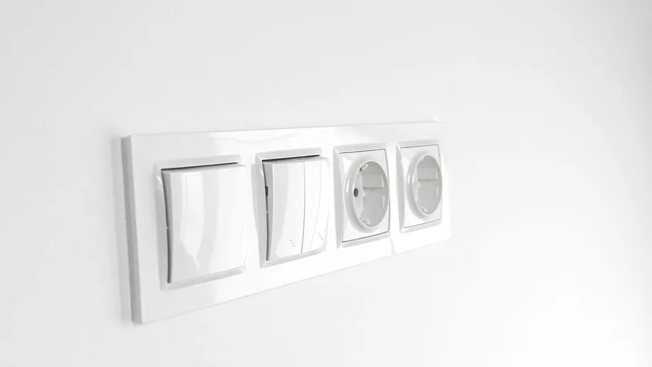 Trucul simplu care curăță întrerupătoarele fără să le deterioreze. Greșeala pe care mulți o fac fără să știe