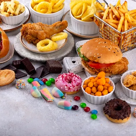 Ce alimente pot „hrăni” cancerul fără să ne dăm seama