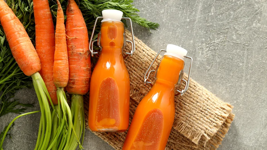 7 moduri în care sucul de morcovi este benefic pentru piele, ochi și imunitate