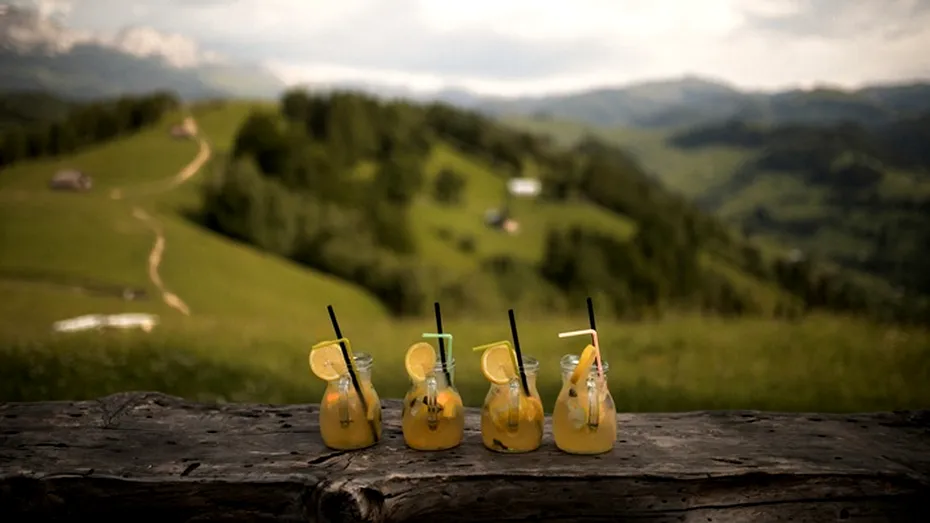 Ireal! Cât a plătit un turist pentru un suc la Castelul Cantacuzino? „Să mai aud eu că e scump la Mamaia”