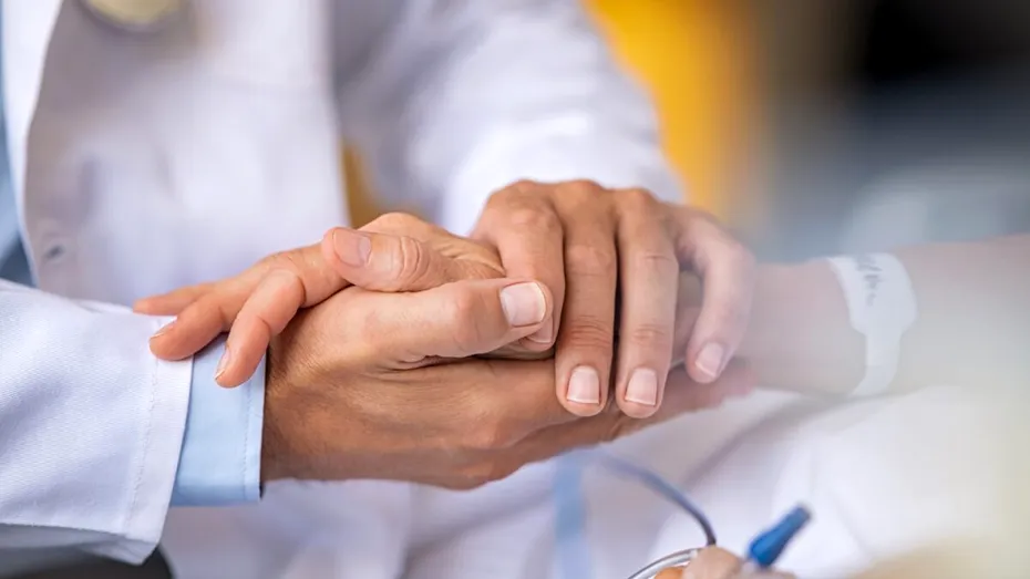 Anunț major pentru românii fără asigurare de sănătate. Ce se schimbă de la 1 septembrie 2025 și cum pot fi menținute serviciile medicale decontate