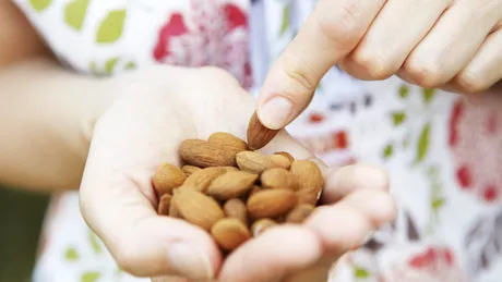 Sfatul nutriționistului de sărbători: „Strică-ți” pofta de mâncare cu o oră înainte de mesele principale