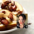 Gabriela Cristea, rețetă de „fonfleuri” cu pere coapte, brânză cu mucegai și nuci. Preparatul care îmbină gustul dulce cu cel sărat