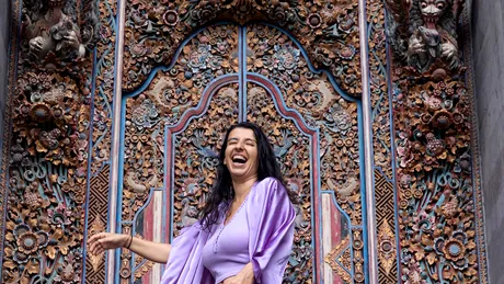 Desirée Halaseh: Nu porți hainele cele mai frumoase zi de zi? Iată ce credință limitativă poate ascunde acest fapt