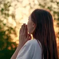 Oboseala socială din vacanțe: de ce te epuizează chiar și distracția