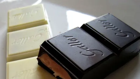 Tu ştii care este diferenţa dintre ciocolata albă şi ciocolata neagră?