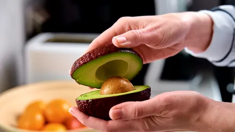 Cum să transformi un mic dejun cu avocado într-o masă bogată în proteine. Cu 3 ingrediente slăbești GARANTAT