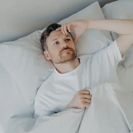 Carența care îți distruge calitatea somnului. Vitamina de care ai nevoie pentru a nu mai lua pastile de somn