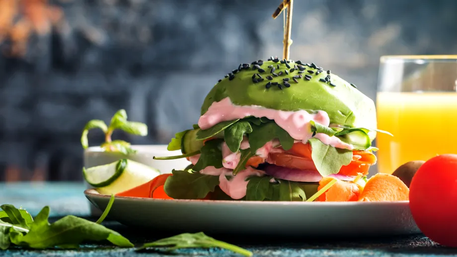 Alimentația EXCLUSIV vegetală, cu produse ultra-procesate, asociată riscului de deces