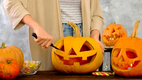 Cum să sculptezi un dovleac de Halloween. VIDEO