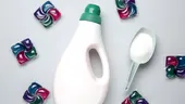 Detergent capsule vs. detergent lichid. Ce alegere este mai eficientă pentru rufe curate și economii reale