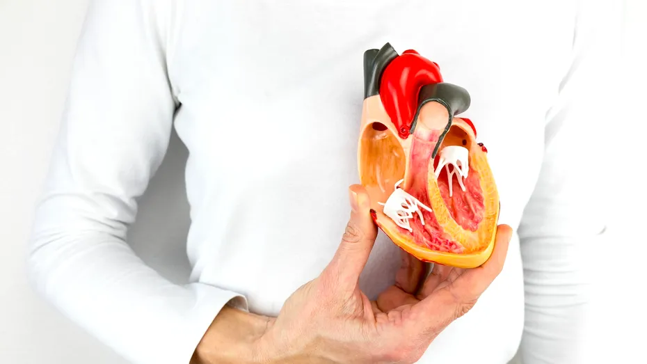 Când este indicat un bypass aortocoronarian și care sunt avantajele intervenției?