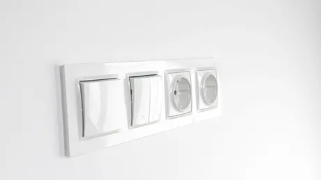 Trucul simplu care curăță întrerupătoarele fără să le deterioreze. Greșeala pe care mulți o fac fără să știe