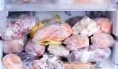 Ce este arsura de congelator și ce efecte are asupra cărnii. Sunt periculoase pentru sănătate dacă o consumi?