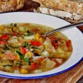 Pepenele nu este doar desert. Ciorba răcoritoare pe care puțini români au încercat-o, dar care este perfectă pentru vară