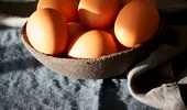 Cum se fierb corect ouăle? Bucătarii au un răspuns clar: apa rece sau apa clocotită?