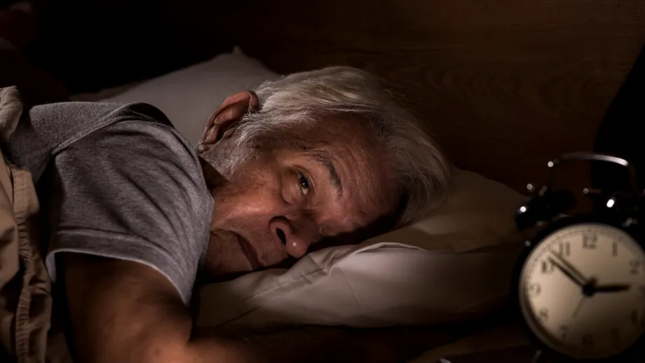 Ce făceau bătrânii pe vremuri pentru insomnie. Remedii simple care ajutau la somn fără pastile