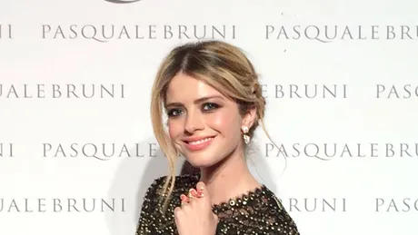 Alexandra Dinu, apariţie superbă la petrecerea Pasquale Bruni de la Milano, alături de Dita Von Teese