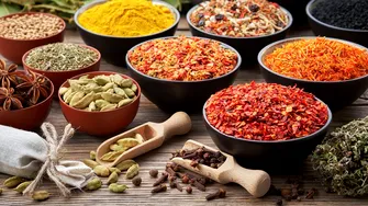 Condimentul din bucătărie care îți poate provoca vânătăi fără să știi