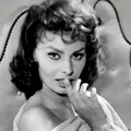 Sophia Loren, spitalizată în urma unei căzături în baie. Actriţa în vârstă de 89 de ani a fost operată pentru fractură la şold