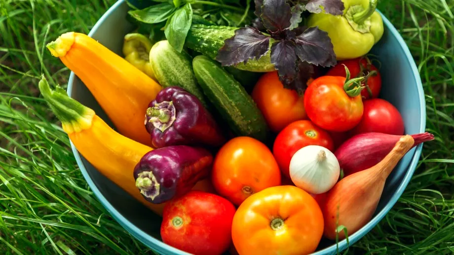 Cum să păstrezi verdeţurile proaspete vara! Așa vei evita risipa alimentară