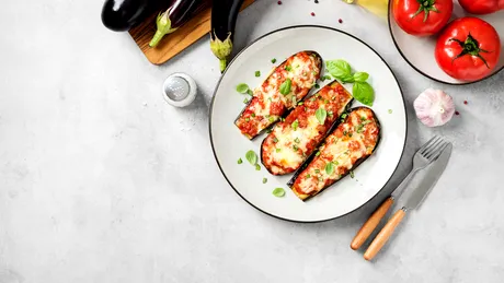 Cum să faci cele mai bune vinete cu roșii. O rețetă care te va face să te lingi pe degete!