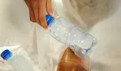 Atenție la sticlele reutilizabile! Milioane de bacterii pot transforma hidratarea zilnică într-un risc pentru sănătate
