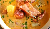 Rețetă ciorbă de cartofi cu afumătură! Ingredientul care îi dă un gust aparte. Cum se prepară?