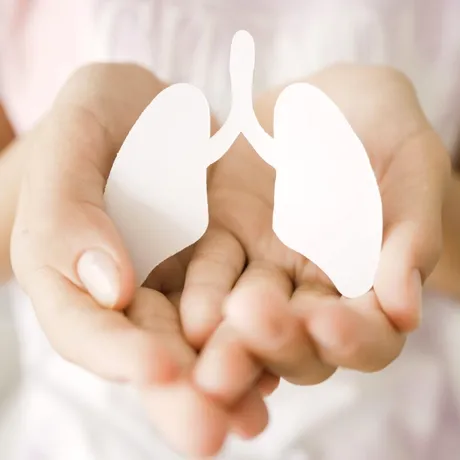 Cum să prevenim infecțiile pulmonare repetate. Pot indica astm, imunitate scăzută sau poluare constantă