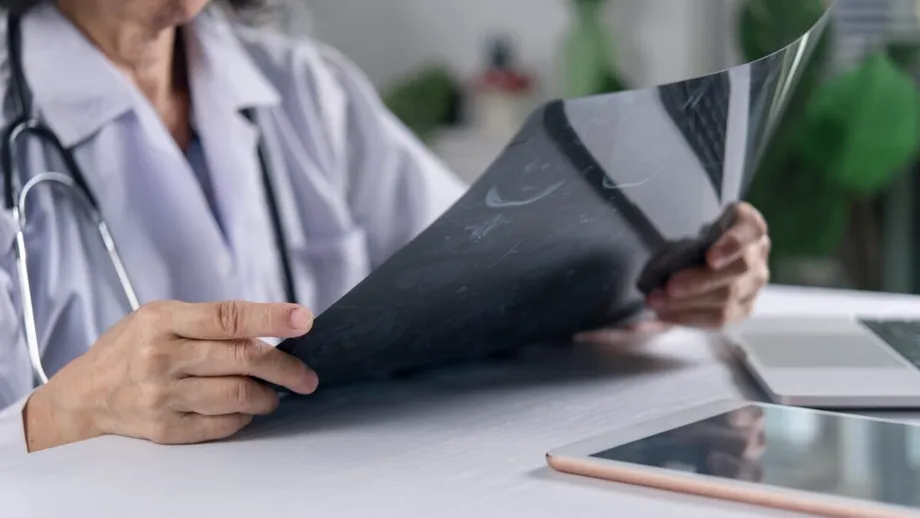 Pacienții cu șase categorii de boli ar putea beneficia de investigații medicale decontate integral. Ce schimbări propune noul proiect de lege