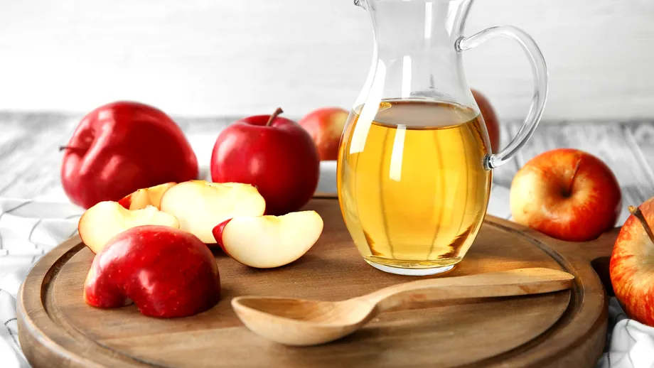 O tânără a băut oțet de mere în fiecare dimineață, timp de 10 zile. Ce s-a întâmplat în corpul ei: „Fii precaut dacă ai de gând să încerci”