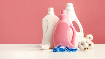 Care sunt cei mai buni detergenți de rufe? Un produs ieftin din supermarket a trecut testele experţilor