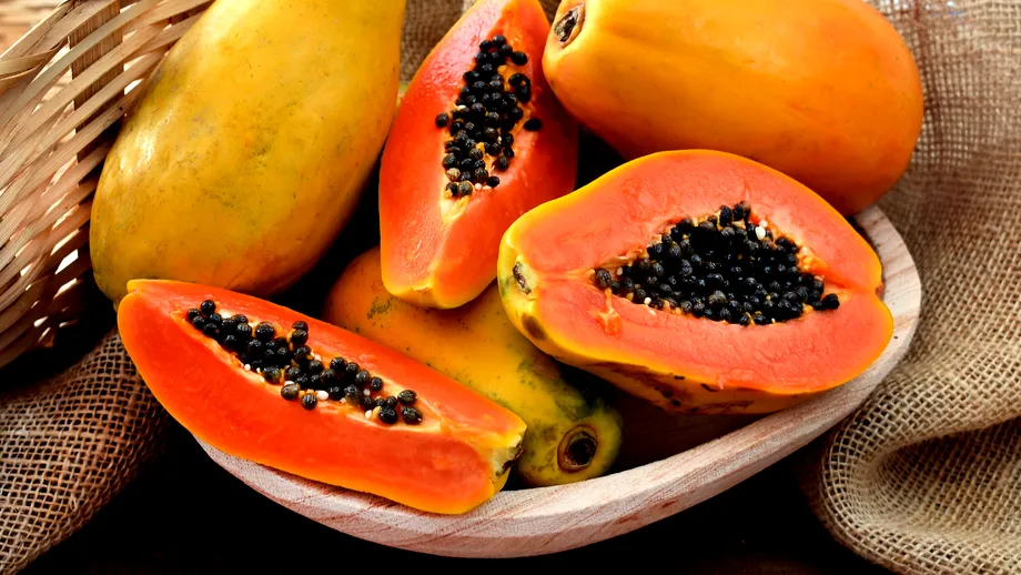Beneficii mai puțin cunoscute ale semințelor de papaya! Fructul exotic ascunde o comoară nutritivă