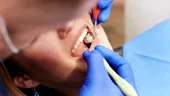 Vrei să-ți păstrezi dinții sănătoși până la bătrânețe? Cele 10 reguli recomandate de stomatologi
