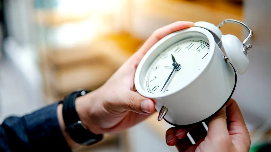 Ora de iarnă 2025. Când dă România ceasul înapoi și cum ne afectează sănătatea