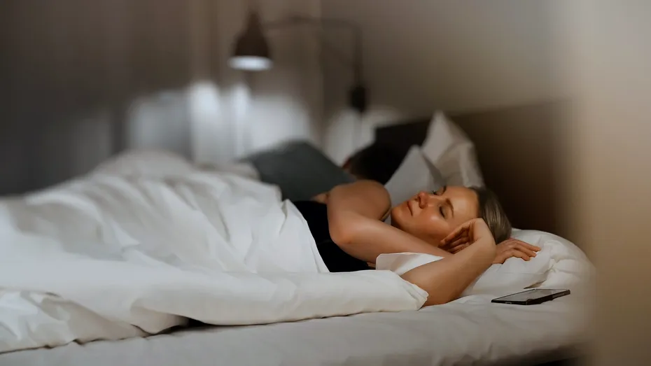 Te iubesc, dar vreau să dormim separat. Cât de sănătos este pentru relație acest fapt?