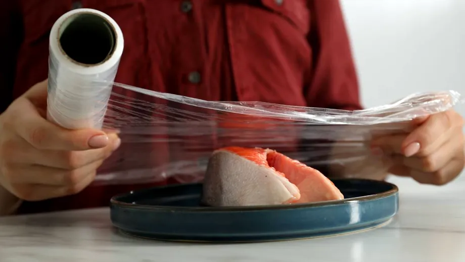 Alimente pe care să nu le acoperi cu folia alimentară. Pot produce dereglări hormonale sau probleme de fertilitate