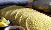Cum să faci clătitele cu 1000 de găuri. Secretul pentru cele mai pufoase clătite marocane