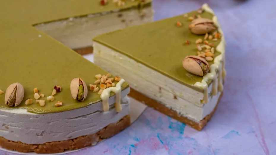 Rețetă cheesecake cu fistic. Desertul cremos și incredibil de ușor de făcut