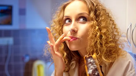 Carențele care ne fac să mâncăm multe dulciuri. 4 vitamine și minerale care opresc pofta de zahăr