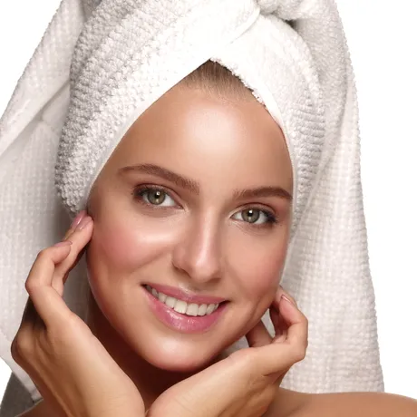 Prepară acasă botox. E gata în doar 5 minute și întinerește pielea peste noapte