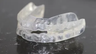 Ce trebuie să știi dacă urmează să porți un aparat dentar invizibil pentru adulți