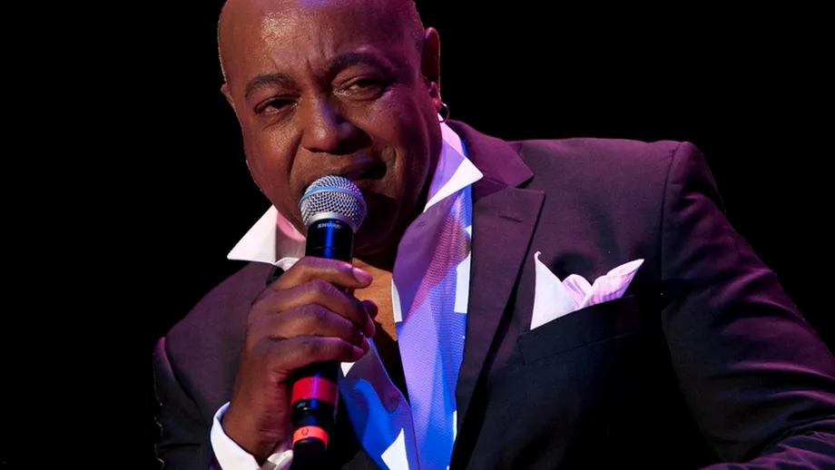A murit Peabo Bryson, artistul care a făcut celebre melodiile din „Frumoasa și Bestia” și „Aladdin”